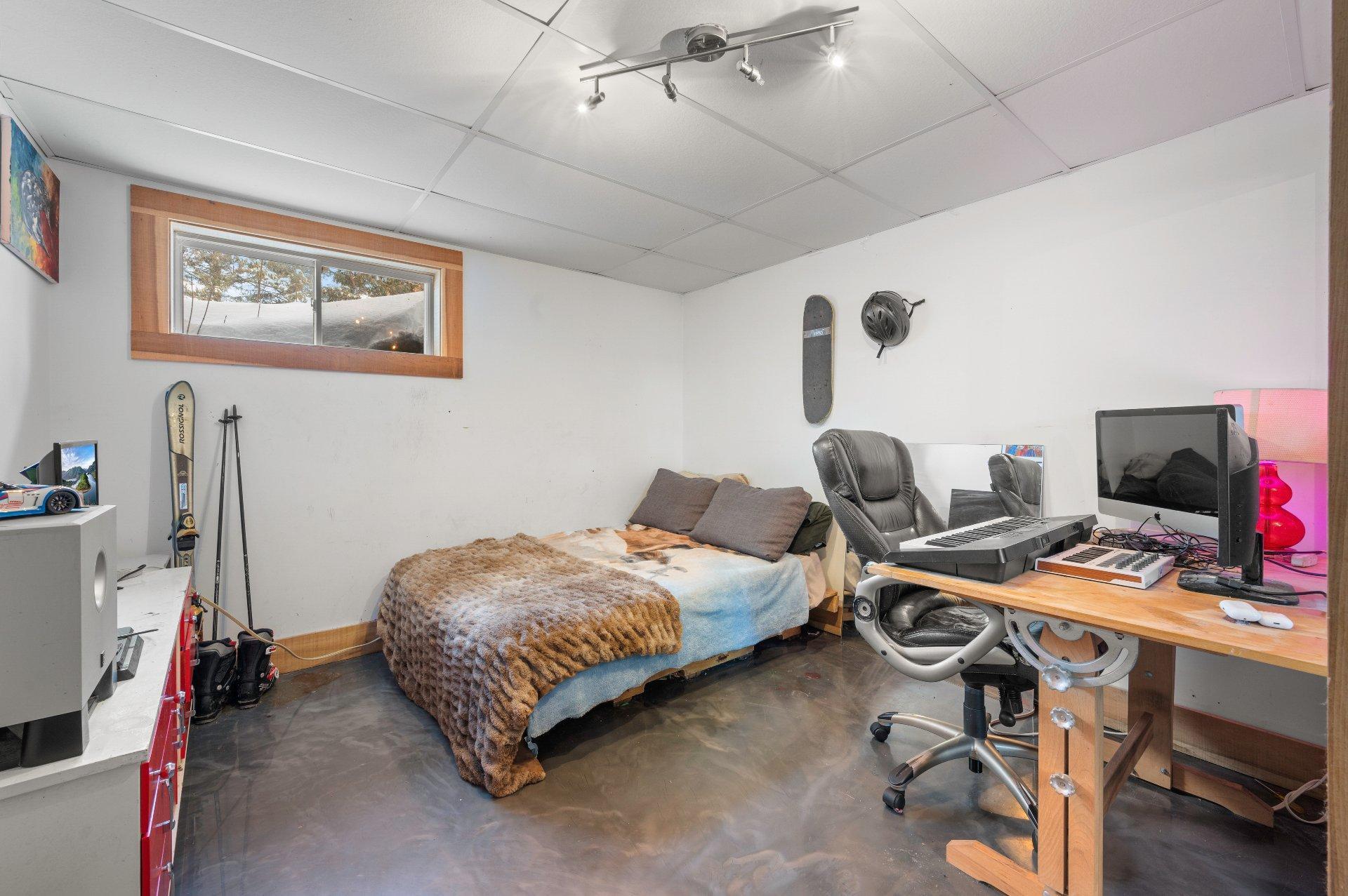 









87


Rg des Étangs

,
Mont-Saint-Hilaire,




QC
J3G4S6

