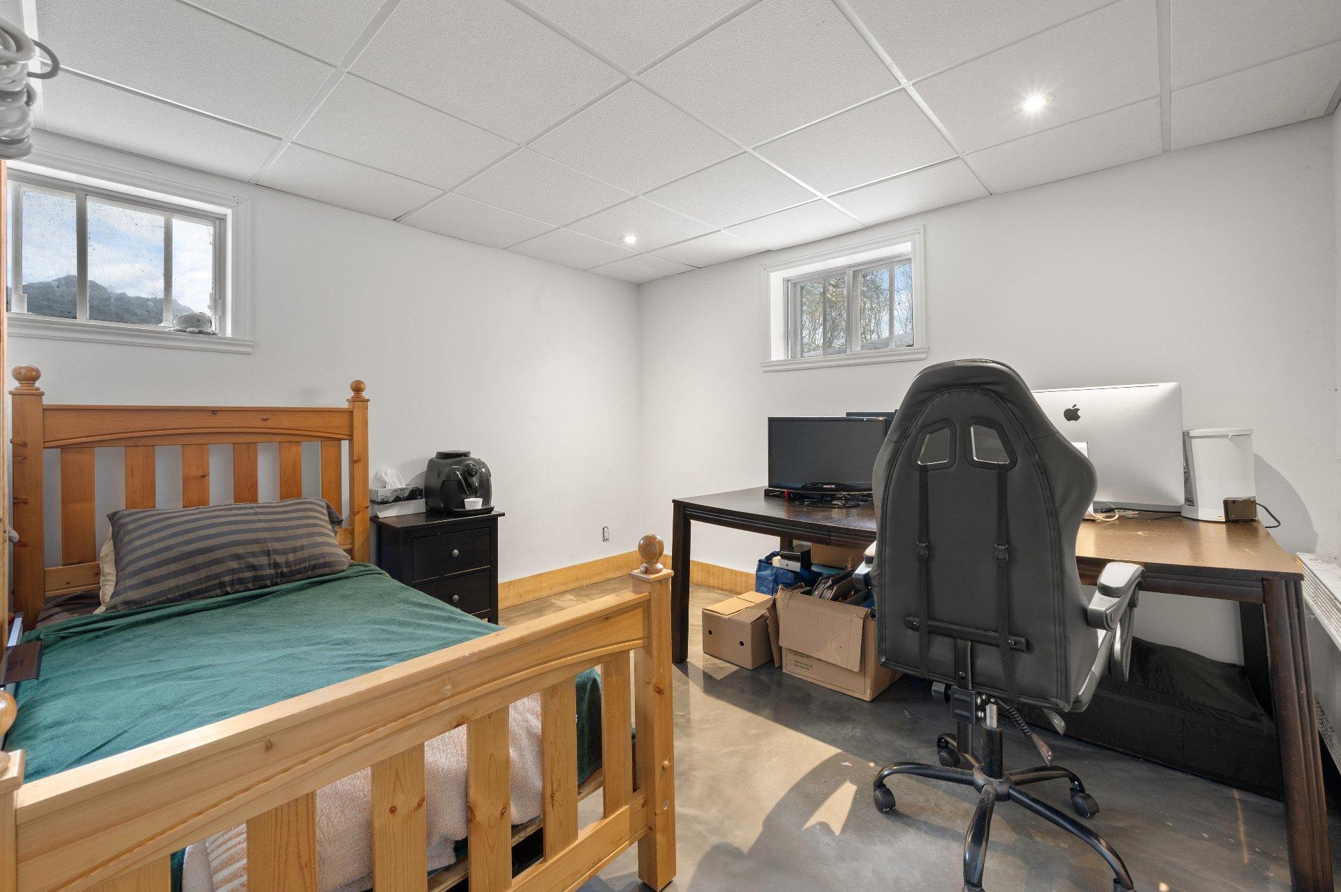 









87


Rg des Étangs

,
Mont-Saint-Hilaire,




QC
J3G4S6

