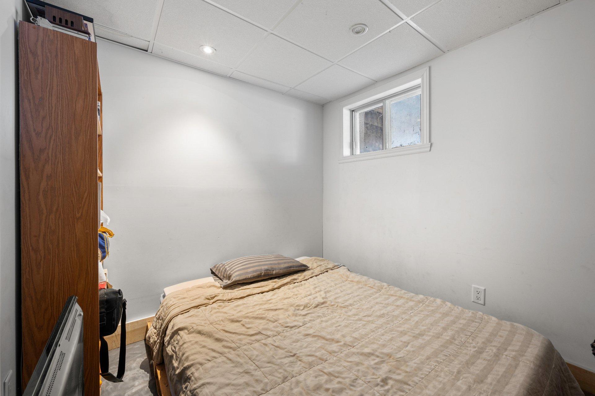 









87


Rg des Étangs

,
Mont-Saint-Hilaire,




QC
J3G4S6

