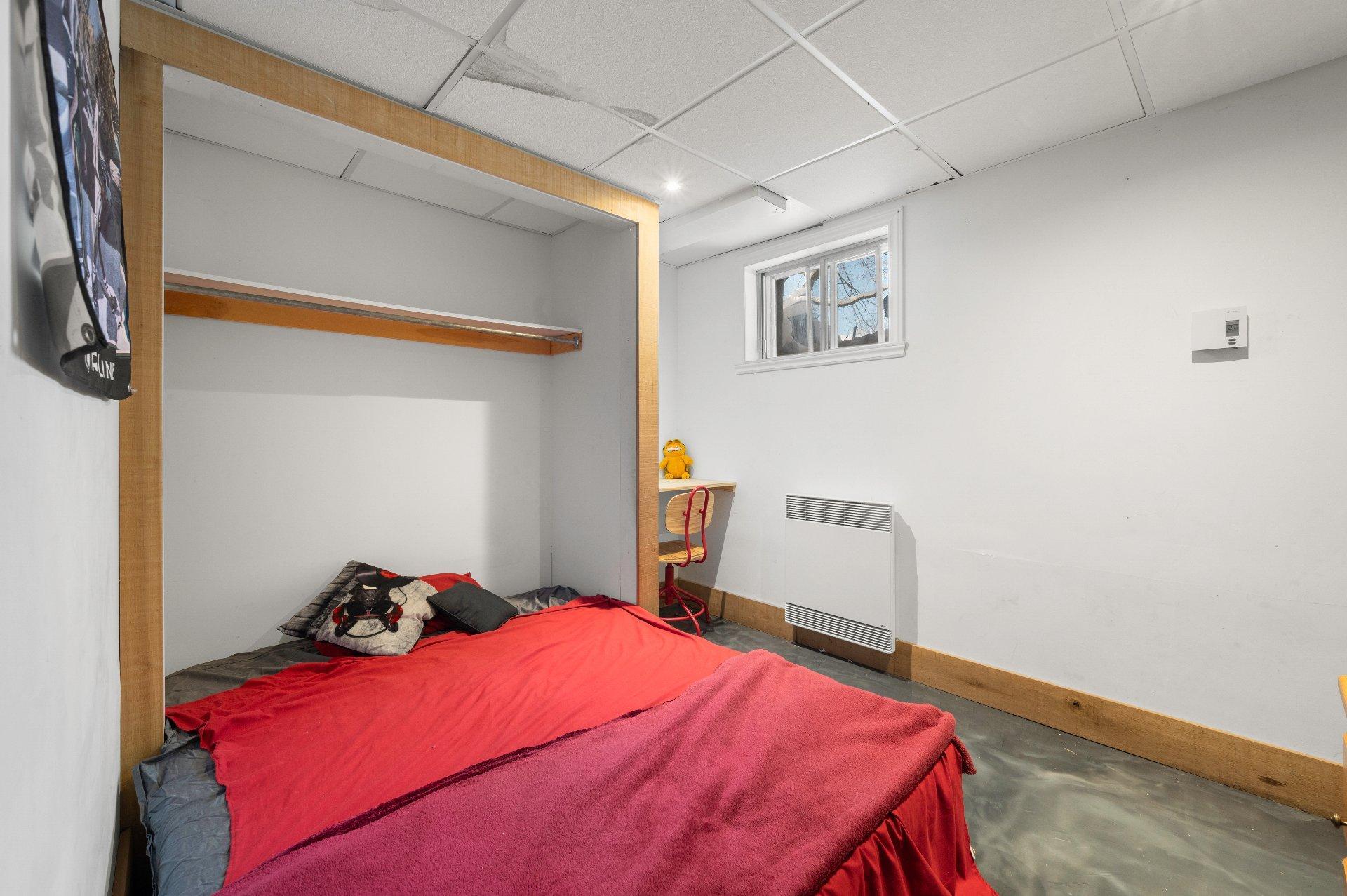 









87


Rg des Étangs

,
Mont-Saint-Hilaire,




QC
J3G4S6

