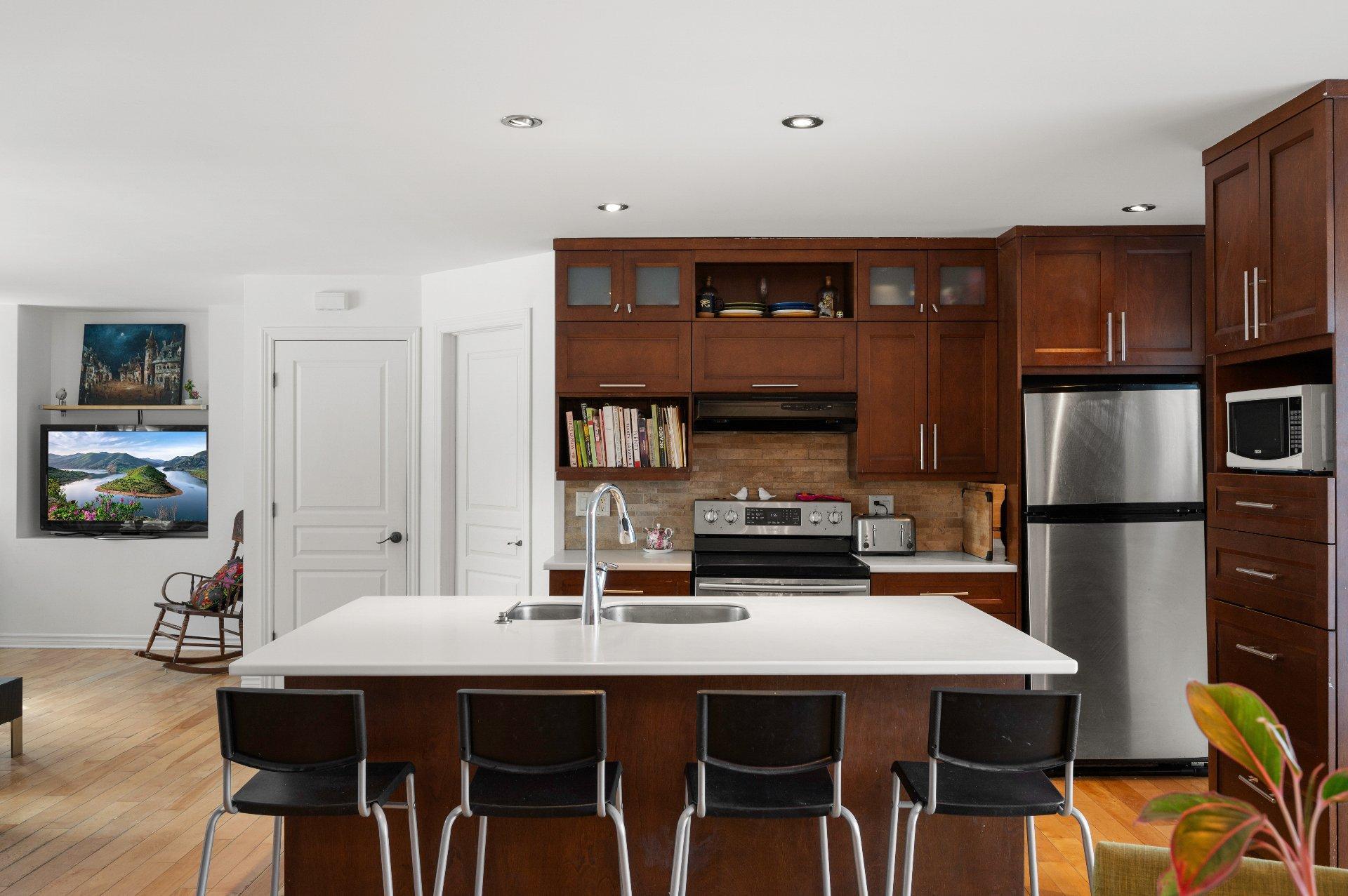 









87


Rg des Étangs

,
Mont-Saint-Hilaire,




QC
J3G4S6

