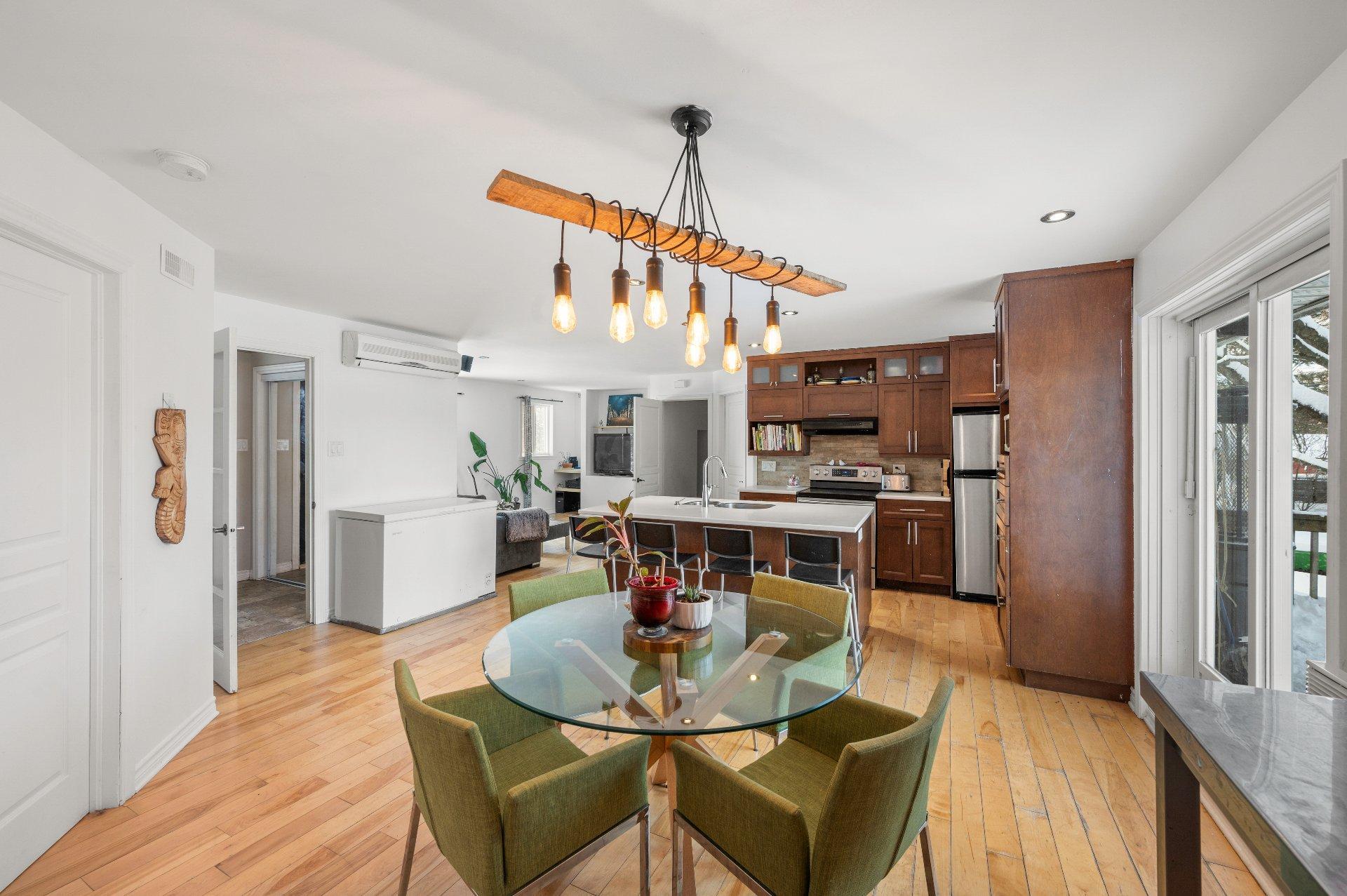 









87


Rg des Étangs

,
Mont-Saint-Hilaire,




QC
J3G4S6

