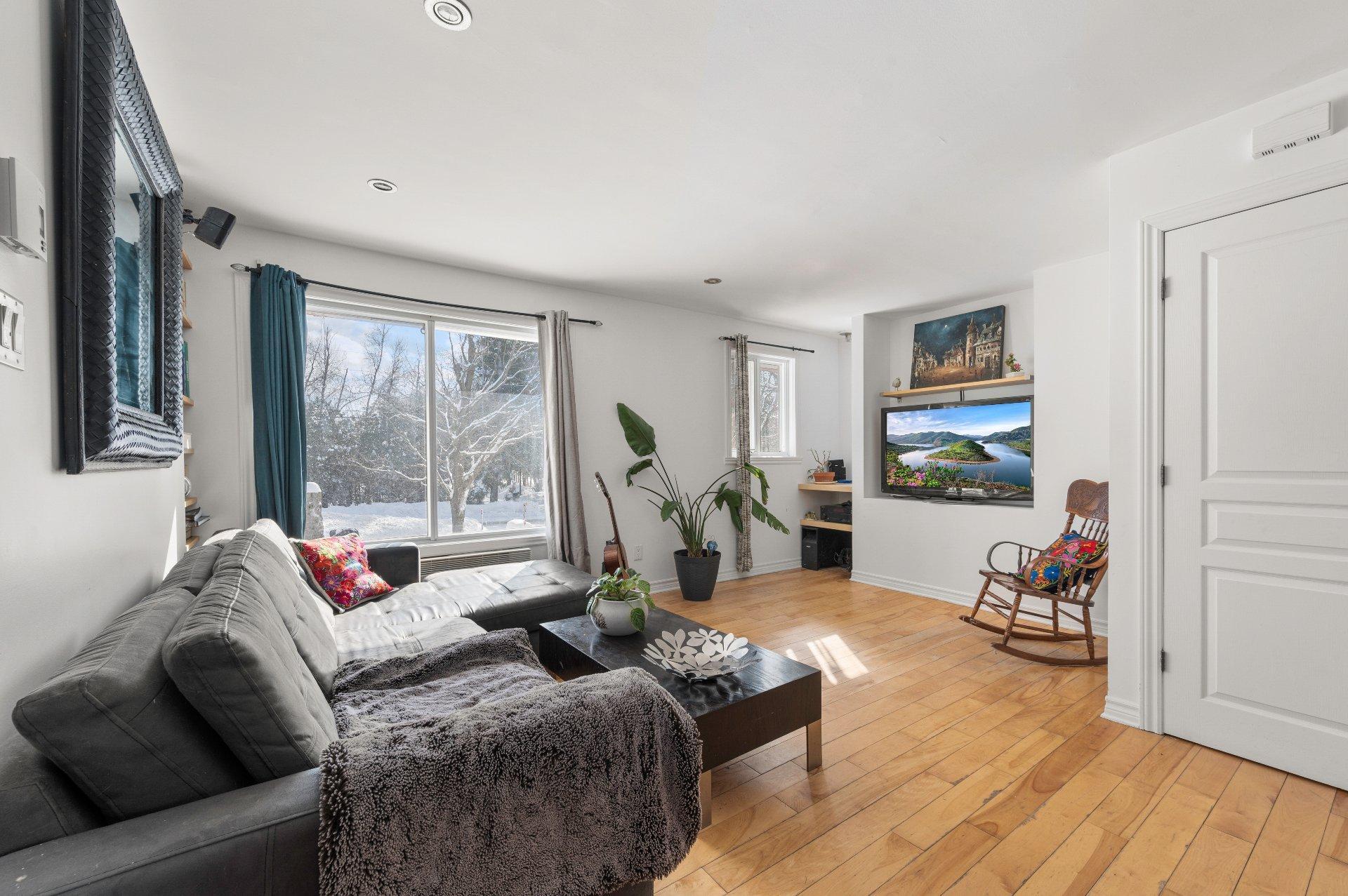 









87


Rg des Étangs

,
Mont-Saint-Hilaire,




QC
J3G4S6

