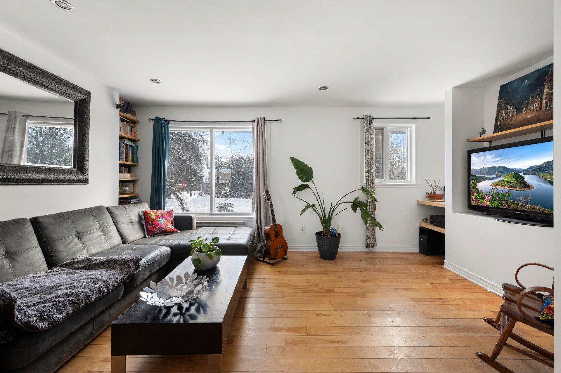 









87


Rg des Étangs

,
Mont-Saint-Hilaire,




QC
J3G4S6

