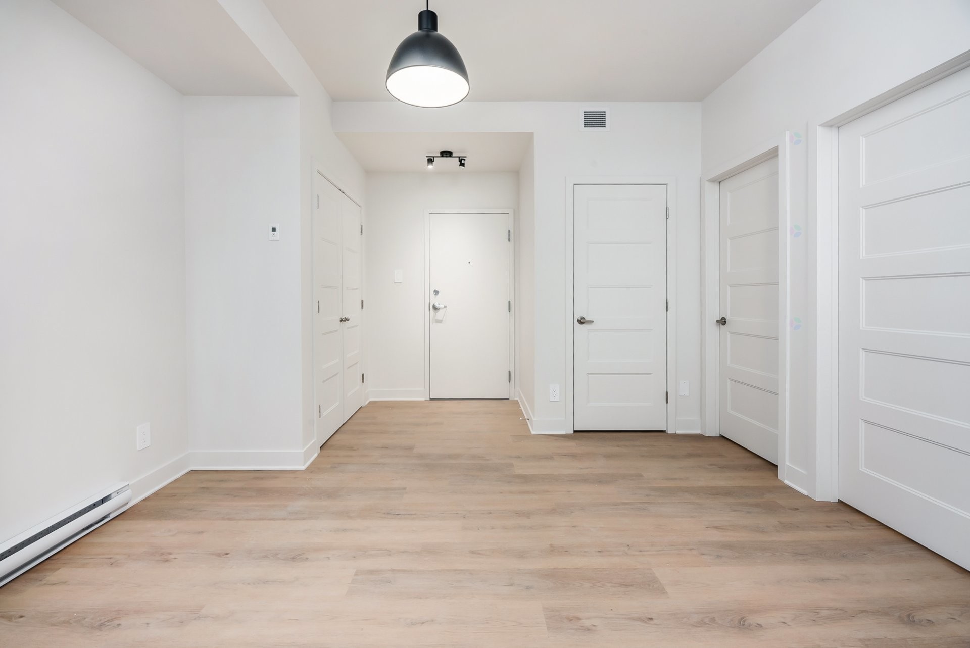 









244


Rue Principale

, 102,
Saint-Zotique,




QC
J0P1Z0

