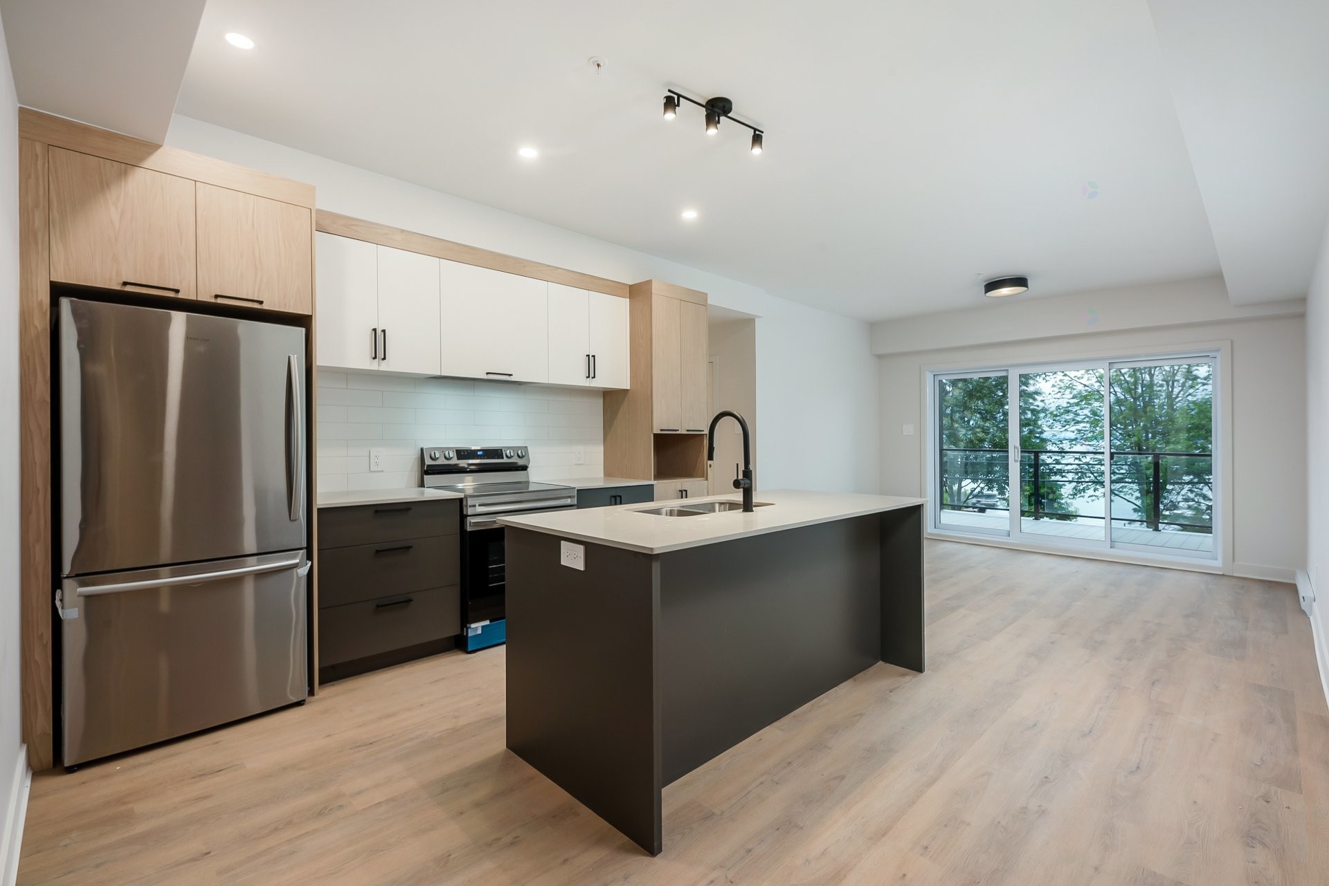 









244


Rue Principale

, 102,
Saint-Zotique,




QC
J0P1Z0

