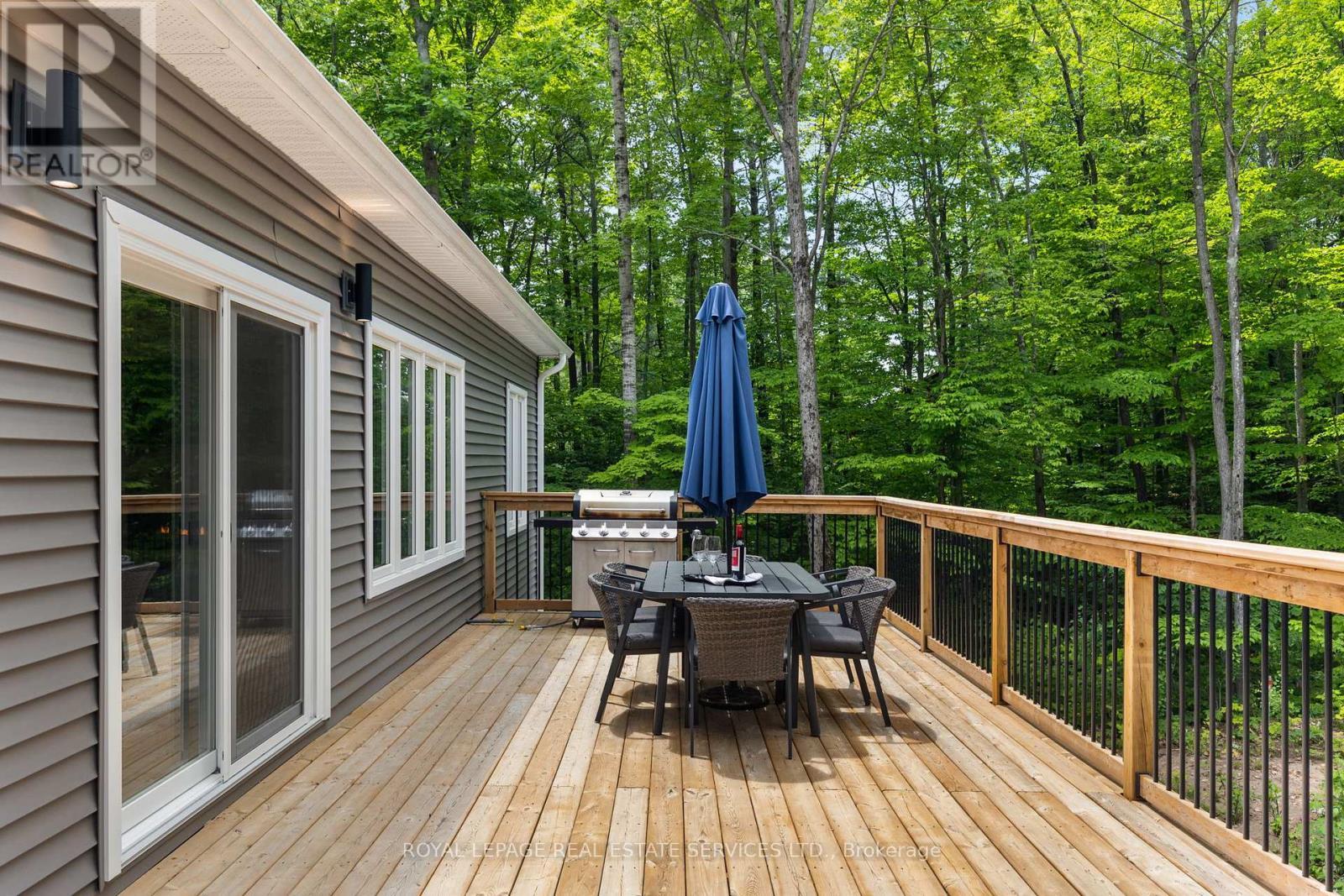 












185 DESROCHES TRAIL

,
Tiny,




Ontario
L9M0H9

