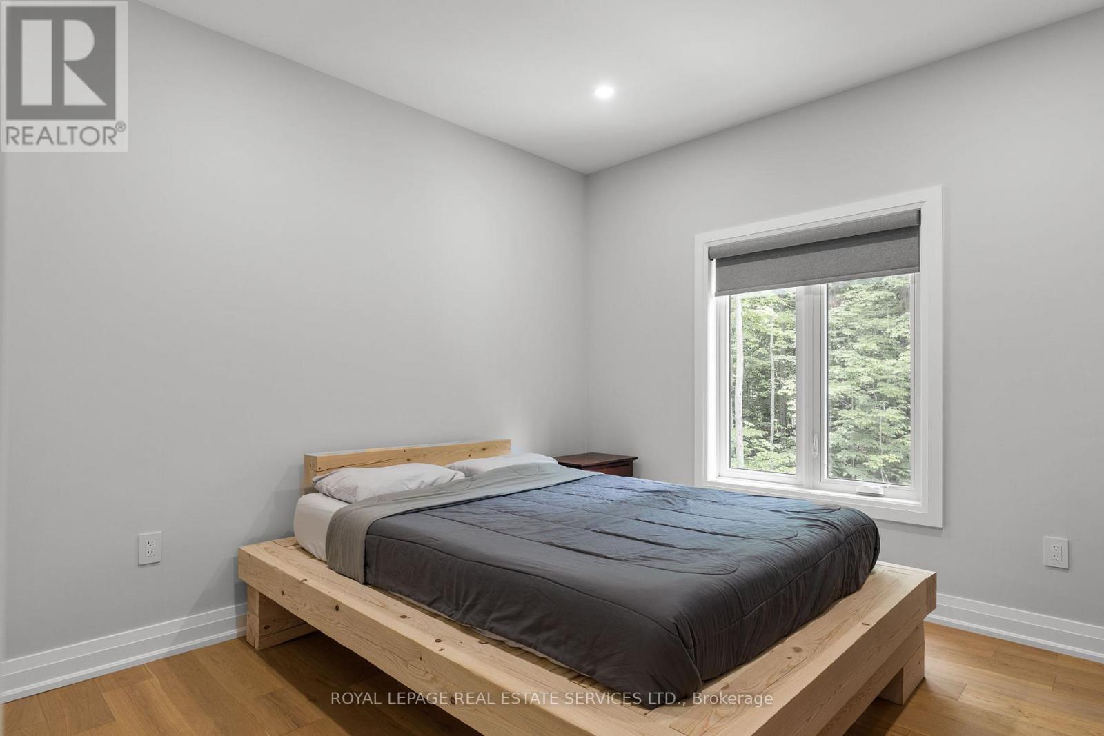 












185 DESROCHES TRAIL

,
Tiny,




Ontario
L9M0H9

