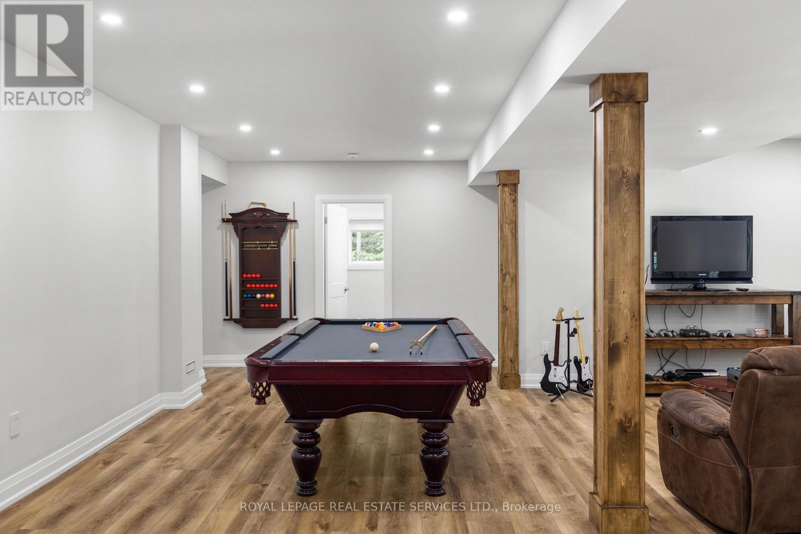 












185 DESROCHES TRAIL

,
Tiny,




Ontario
L9M0H9


