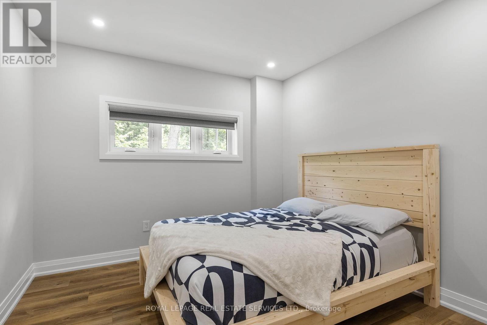












185 DESROCHES TRAIL

,
Tiny,




Ontario
L9M0H9

