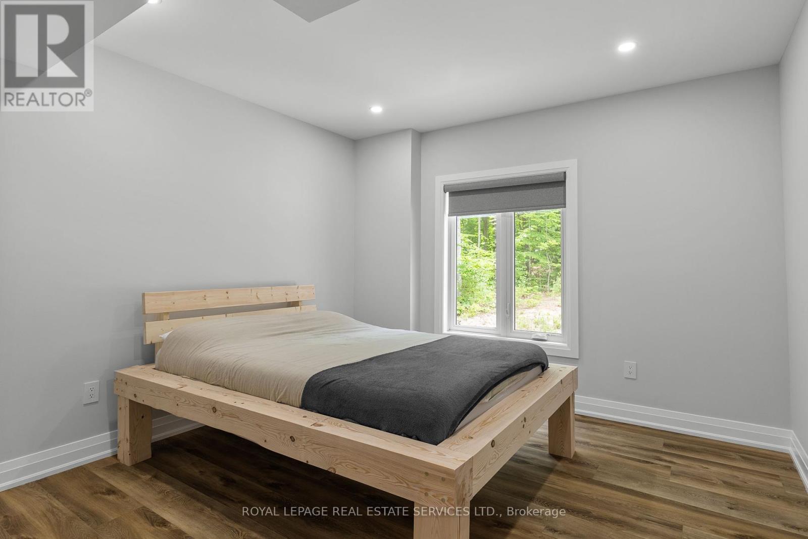 












185 DESROCHES TRAIL

,
Tiny,




Ontario
L9M0H9

