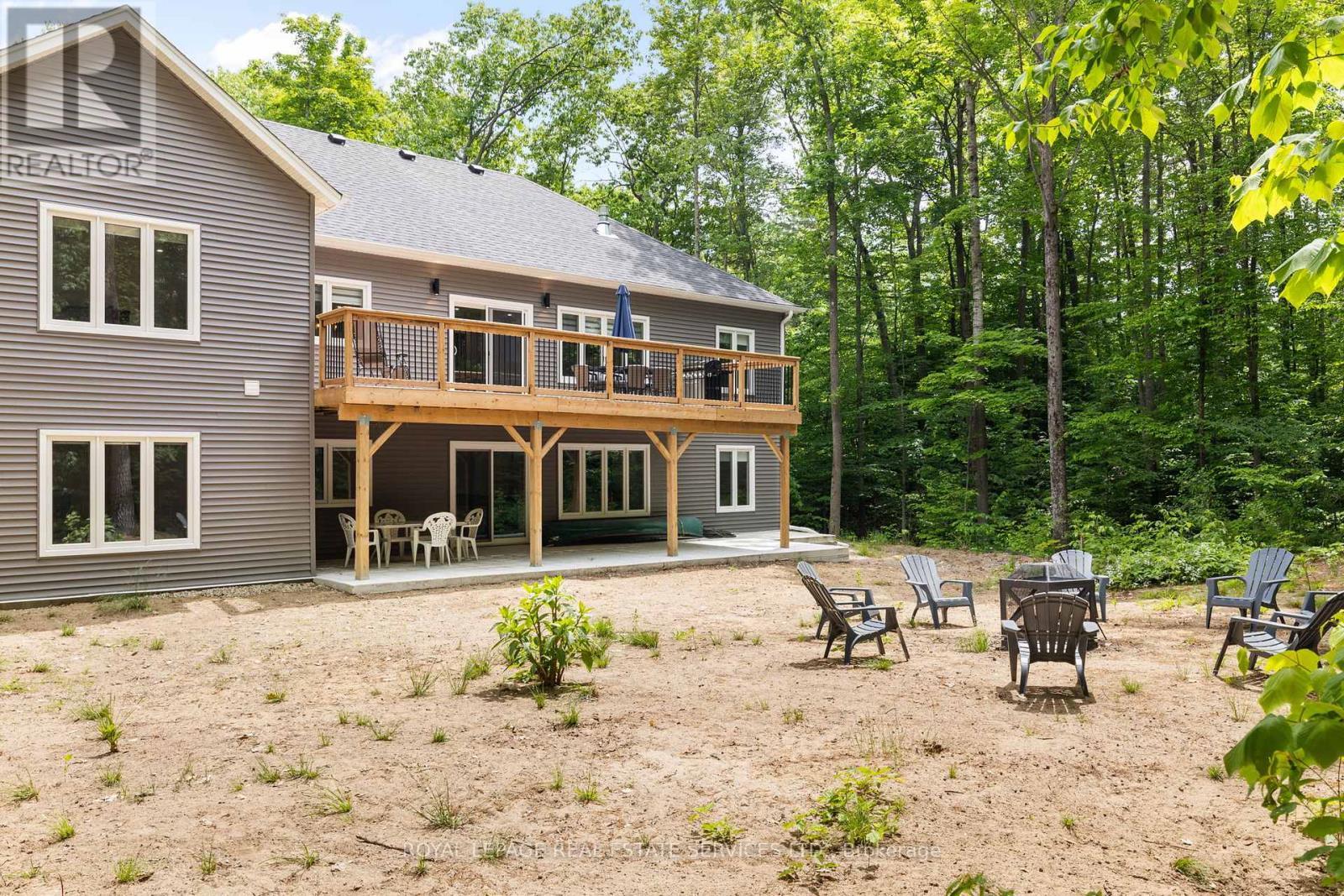 












185 DESROCHES TRAIL

,
Tiny,




Ontario
L9M0H9

