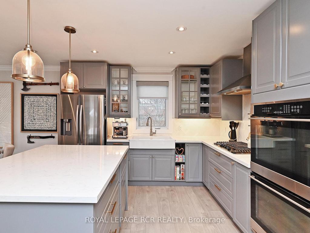 









93


Queen

Street,
Newmarket,




ON
L3Y 2E7

