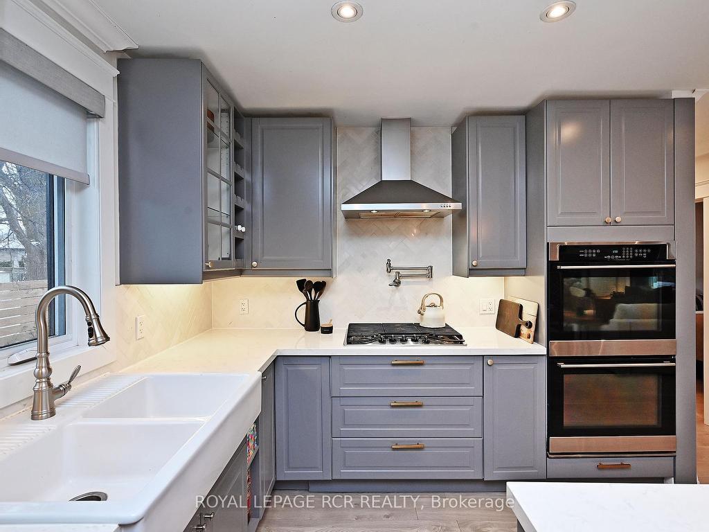 









93


Queen

Street,
Newmarket,




ON
L3Y 2E7

