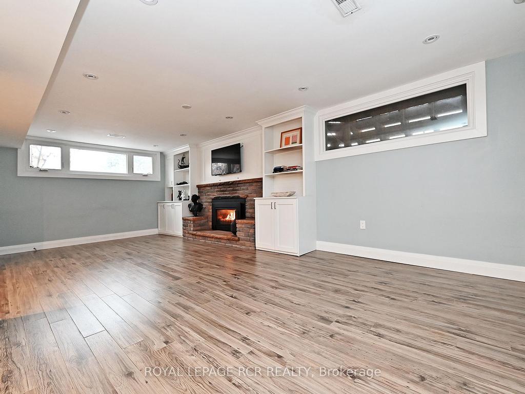 









93


Queen

Street,
Newmarket,




ON
L3Y 2E7

