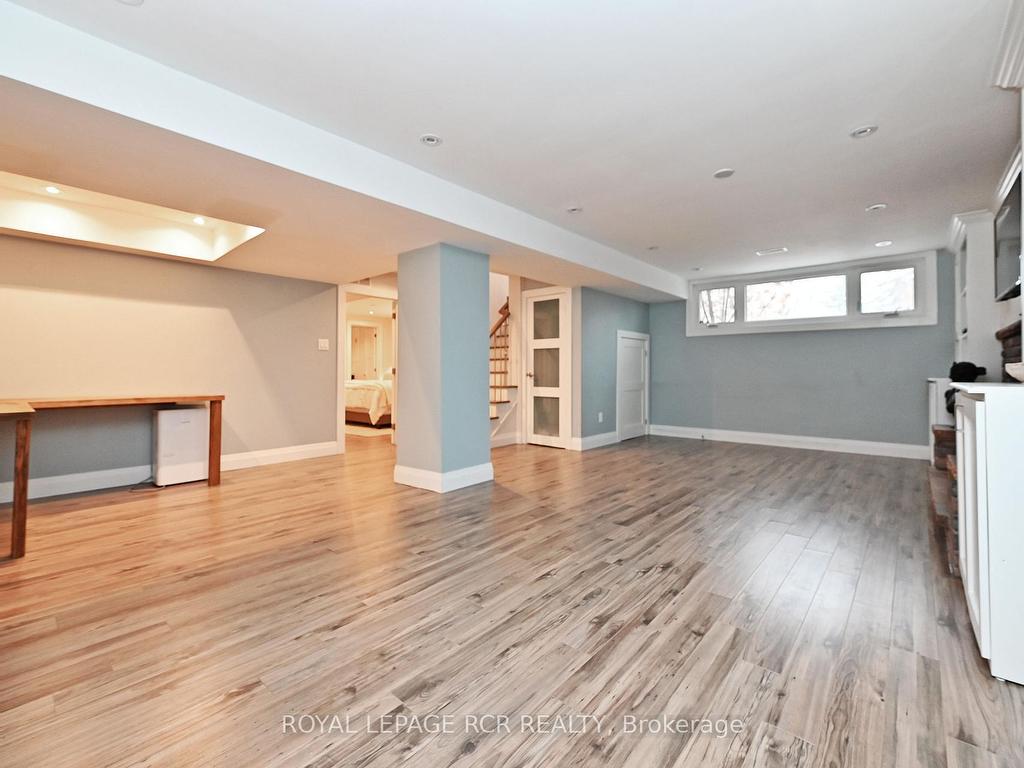









93


Queen

Street,
Newmarket,




ON
L3Y 2E7

