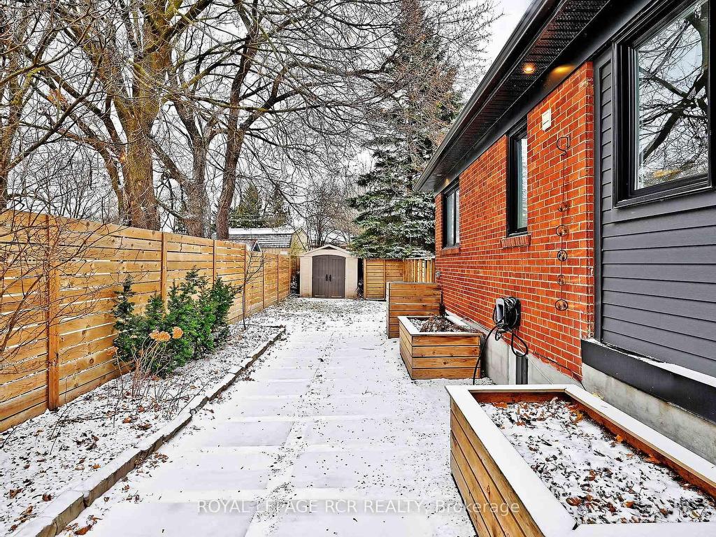 









93


Queen

Street,
Newmarket,




ON
L3Y 2E7

