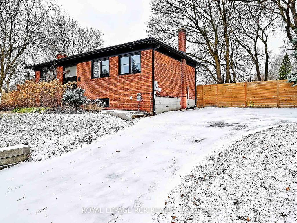 









93


Queen

Street,
Newmarket,




ON
L3Y 2E7

