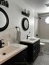 2nd level bathroom (5pc)