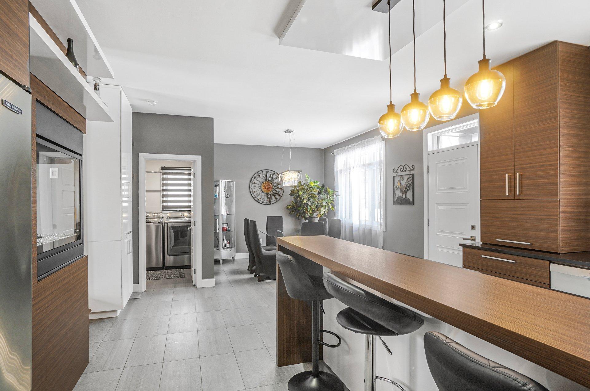 









108


85e Avenue

,
Saint-Zotique,




QC
J0P1Z0

