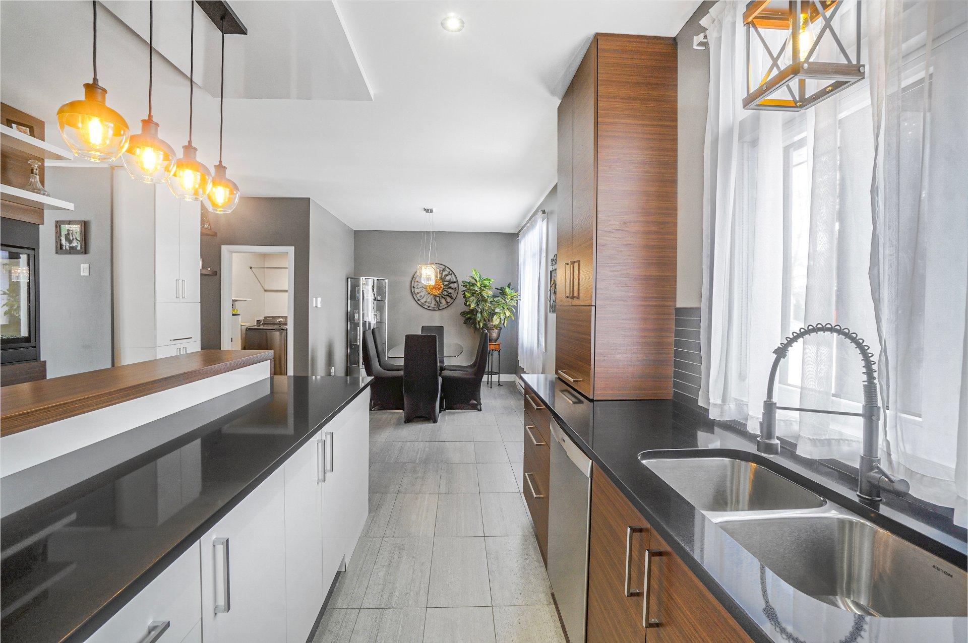 









108


85e Avenue

,
Saint-Zotique,




QC
J0P1Z0


