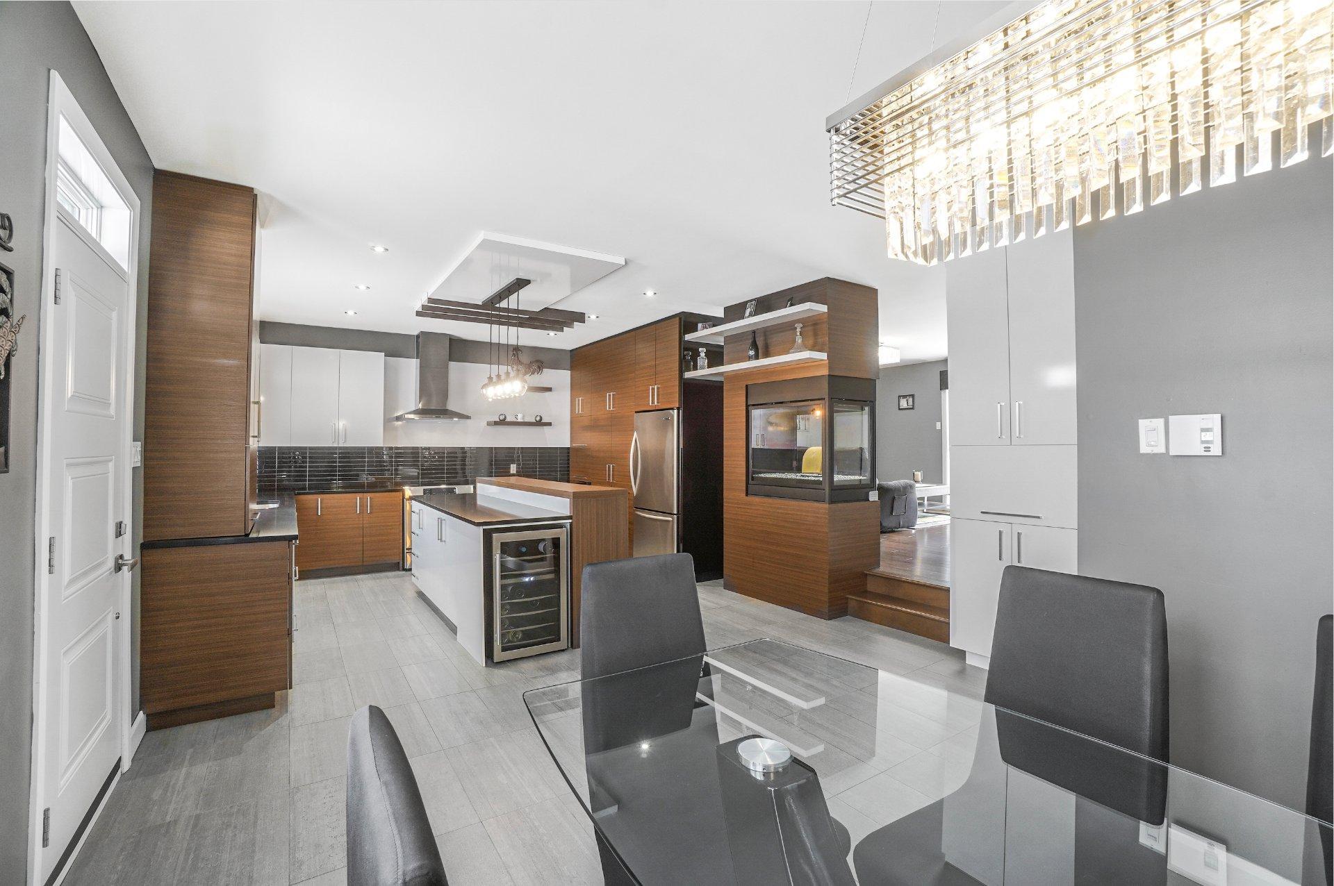 









108


85e Avenue

,
Saint-Zotique,




QC
J0P1Z0

