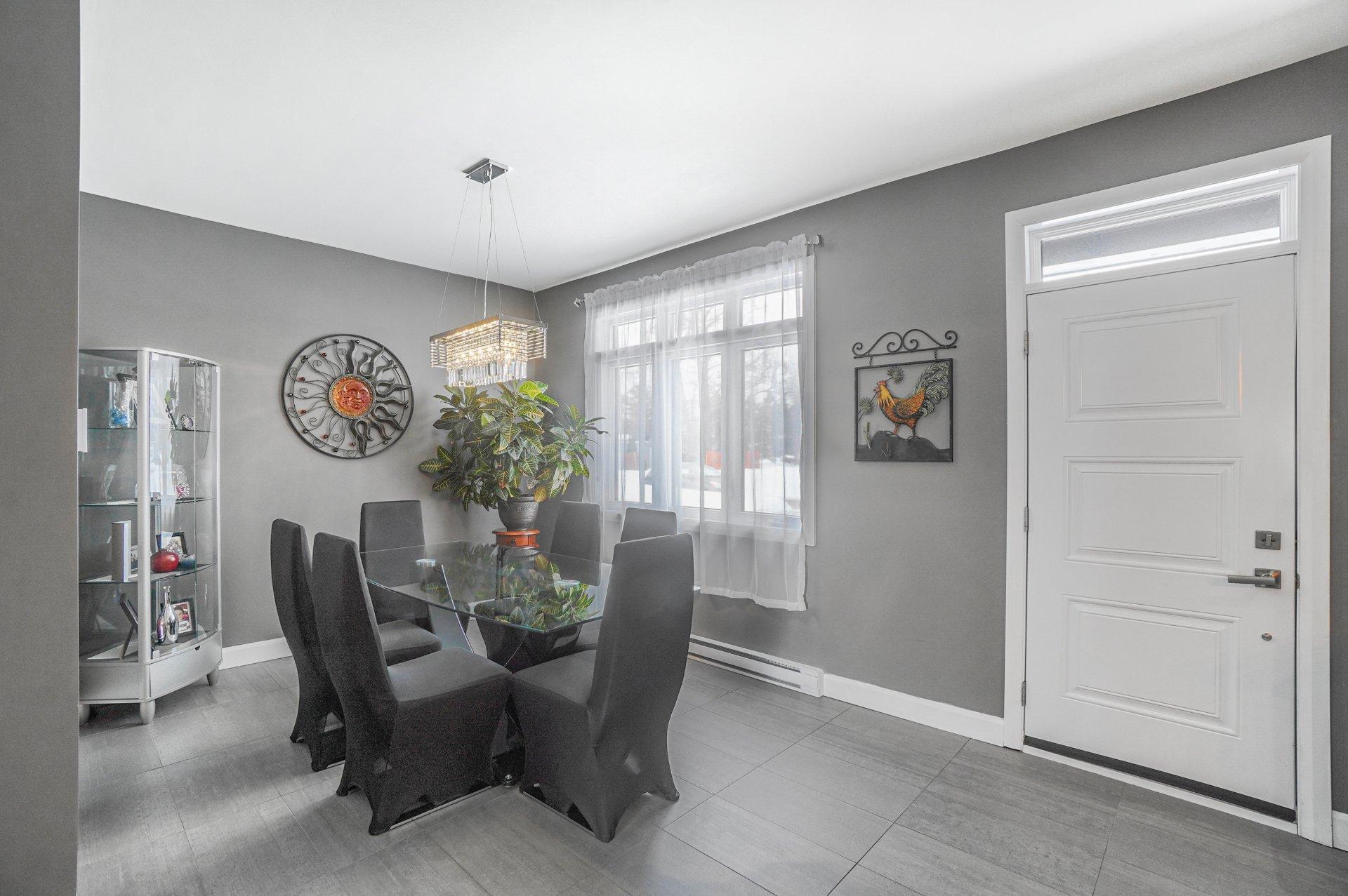 









108


85e Avenue

,
Saint-Zotique,




QC
J0P1Z0

