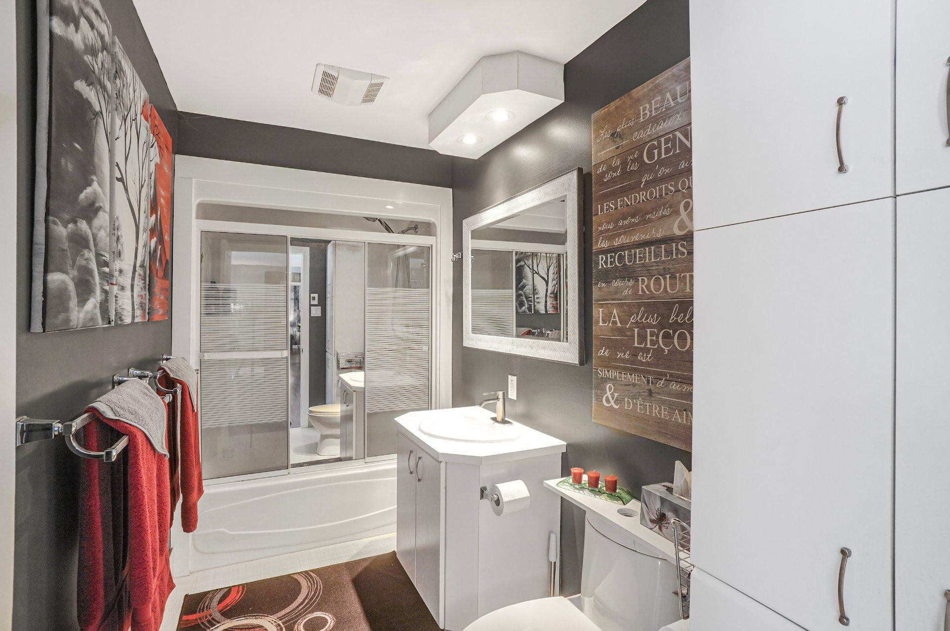 









108


85e Avenue

,
Saint-Zotique,




QC
J0P1Z0

