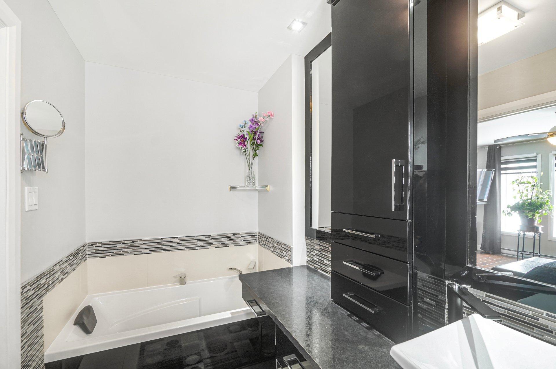 









108


85e Avenue

,
Saint-Zotique,




QC
J0P1Z0


