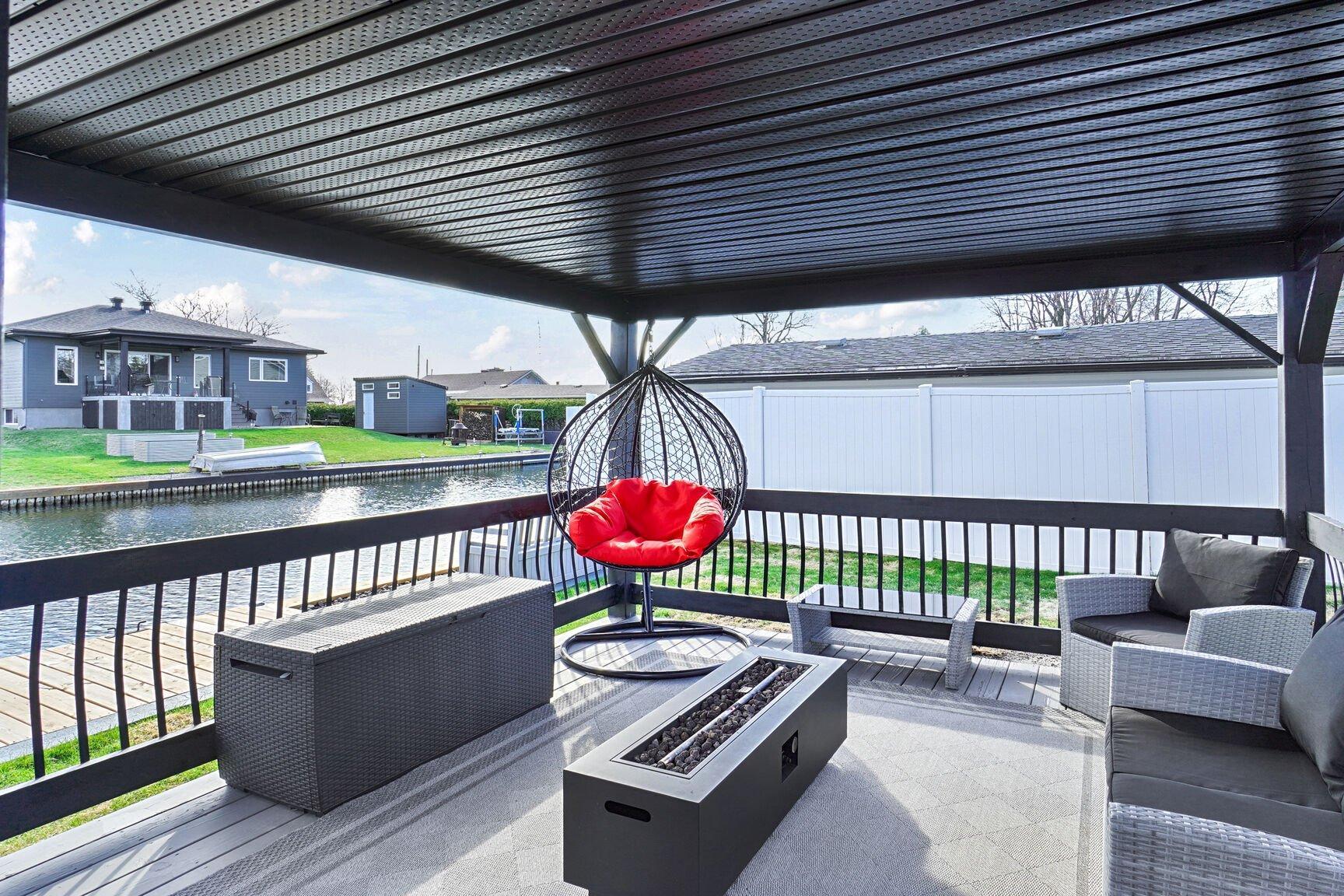 









108


85e Avenue

,
Saint-Zotique,




QC
J0P1Z0

