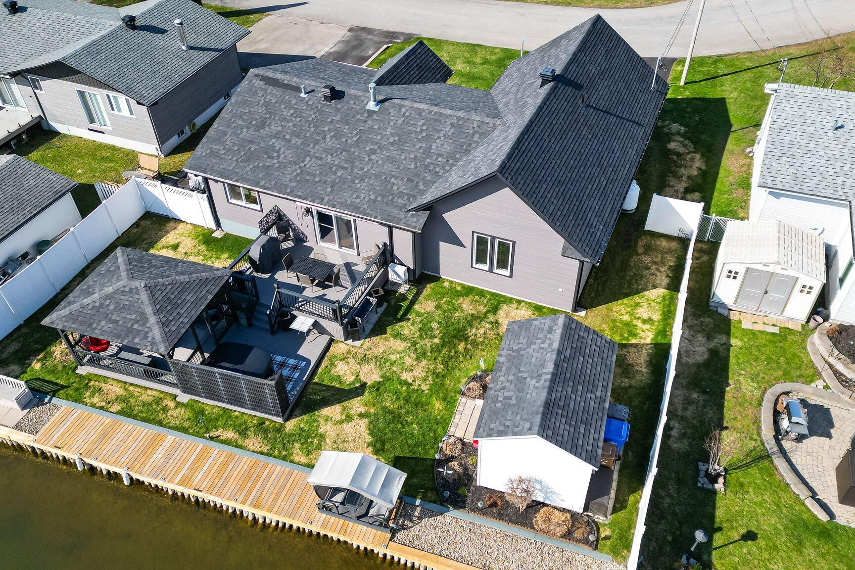 









108


85e Avenue

,
Saint-Zotique,




QC
J0P1Z0

