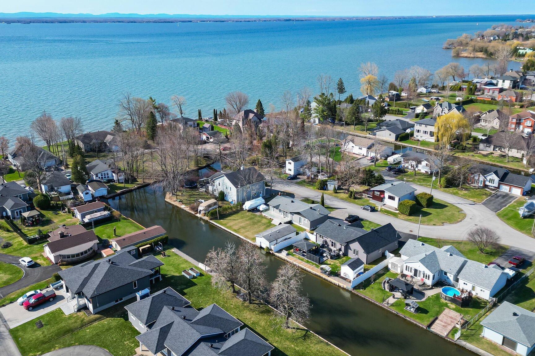 









108


85e Avenue

,
Saint-Zotique,




QC
J0P1Z0

