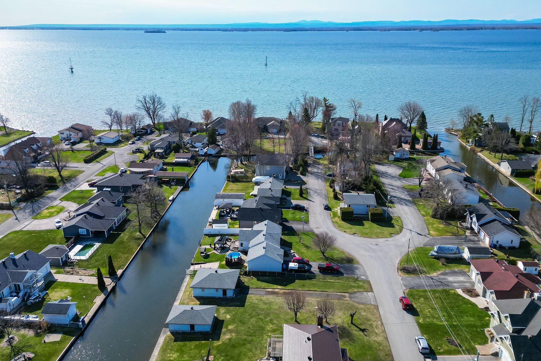 









108


85e Avenue

,
Saint-Zotique,




QC
J0P1Z0

