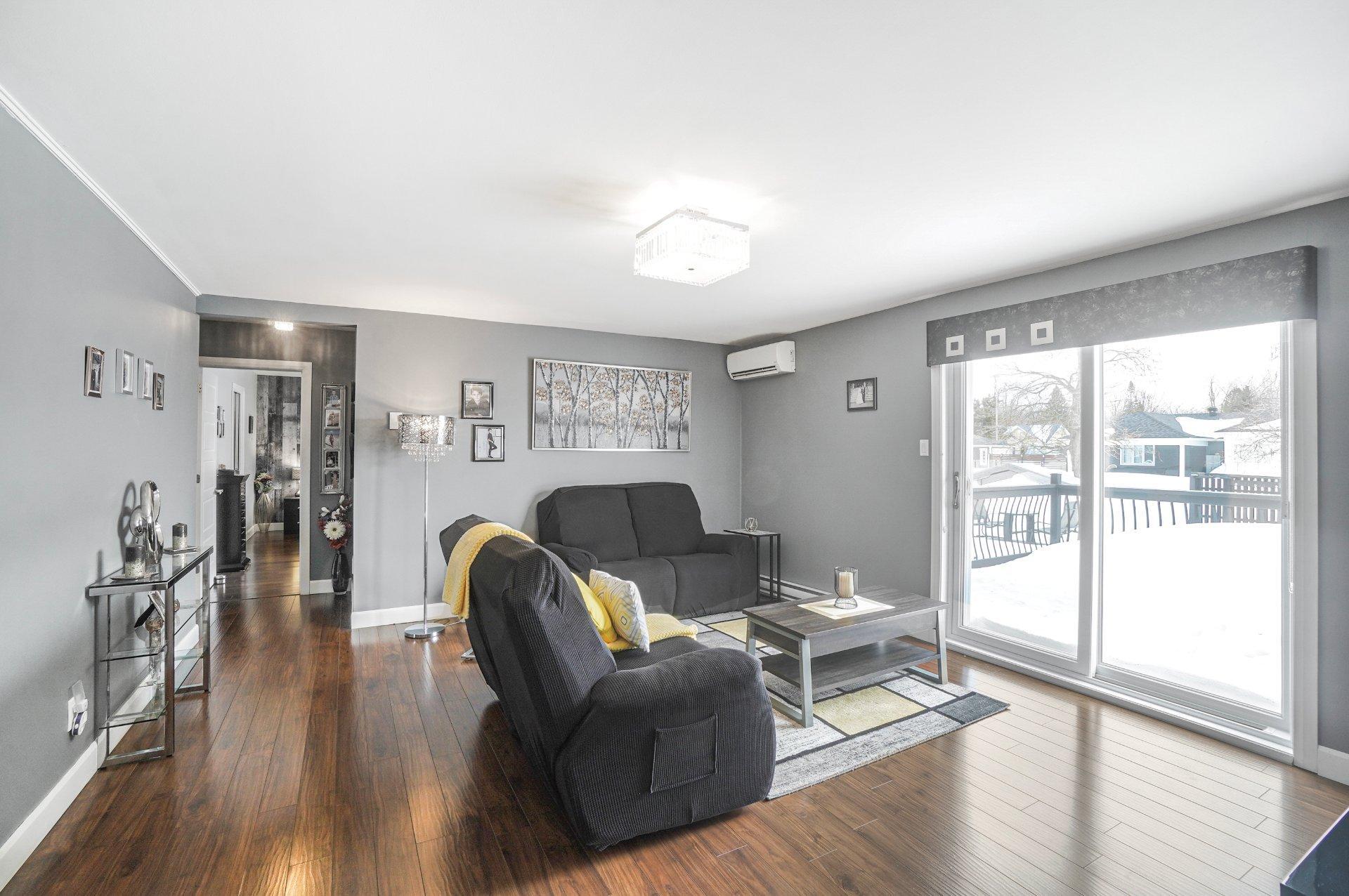 









108


85e Avenue

,
Saint-Zotique,




QC
J0P1Z0

