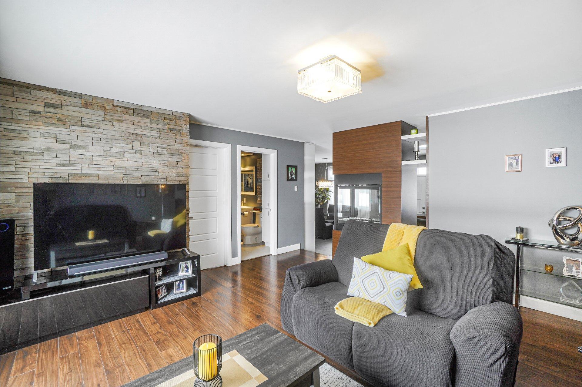 









108


85e Avenue

,
Saint-Zotique,




QC
J0P1Z0

