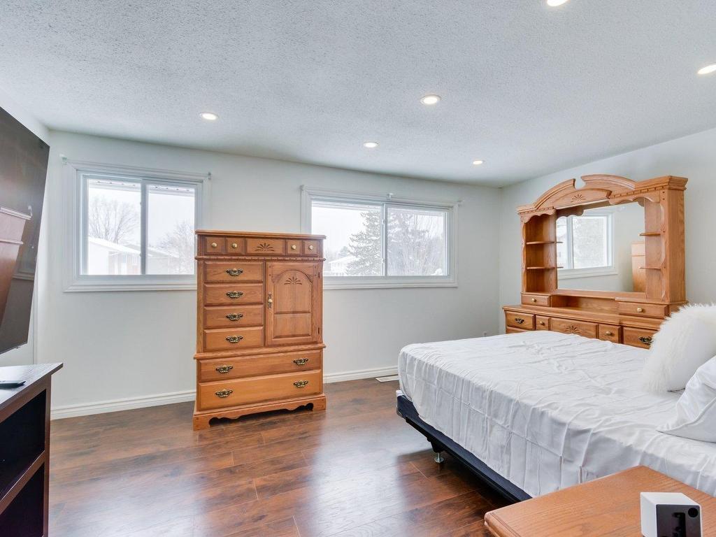 









59


Rue des Églantiers

,
Gatineau (Hull),




QC
J8Y6K7

