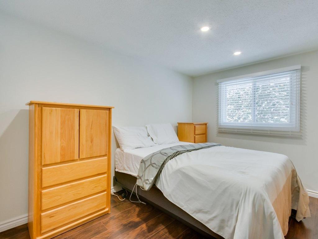









59


Rue des Églantiers

,
Gatineau (Hull),




QC
J8Y6K7

