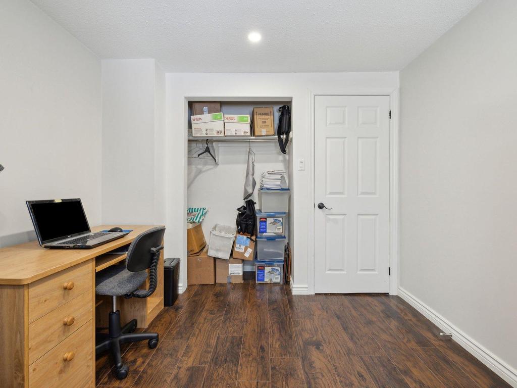 









59


Rue des Églantiers

,
Gatineau (Hull),




QC
J8Y6K7

