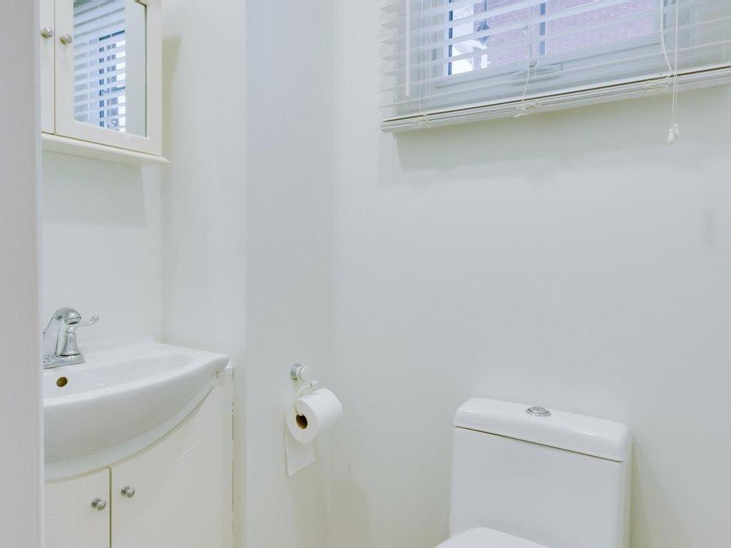









59


Rue des Églantiers

,
Gatineau (Hull),




QC
J8Y6K7

