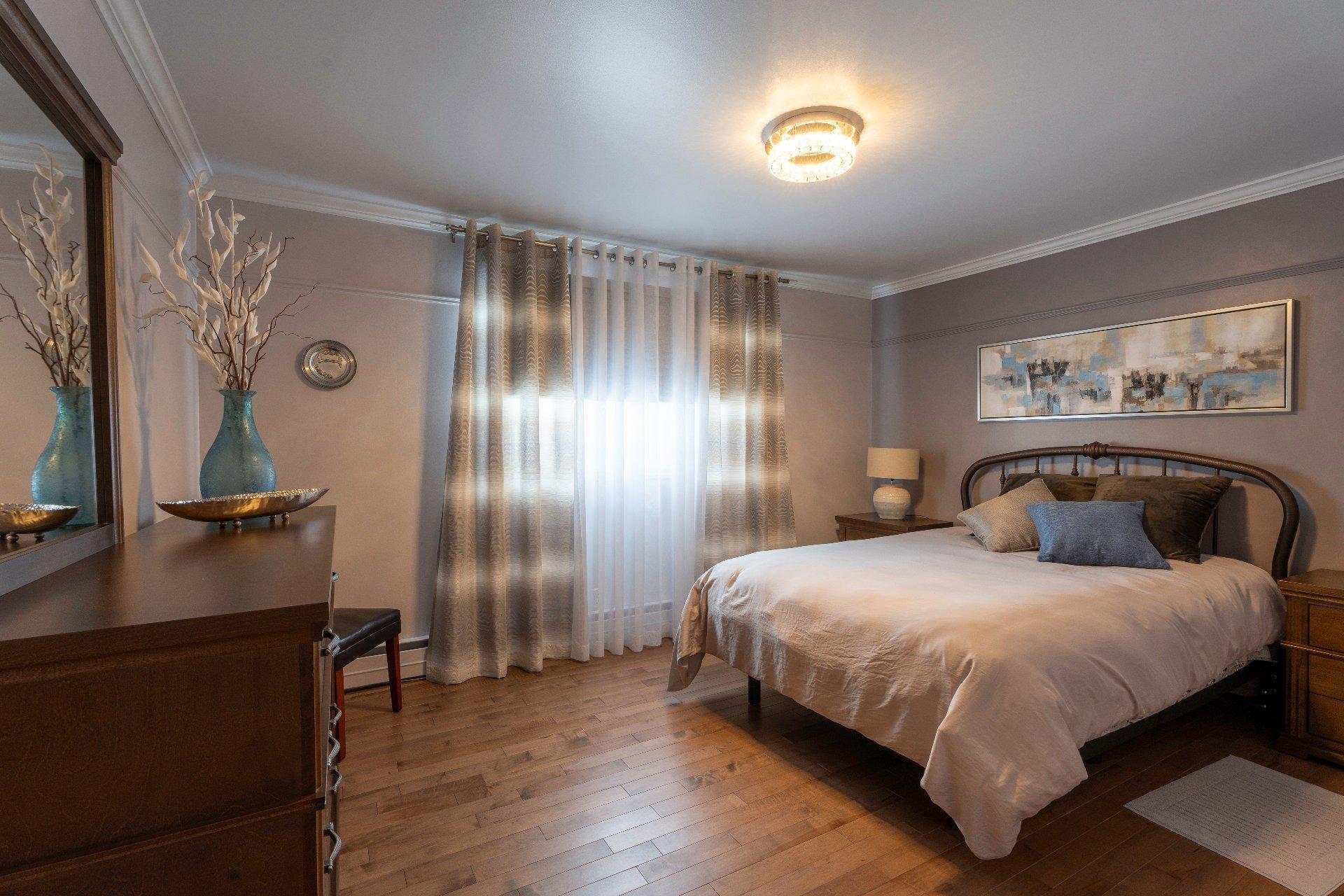 









1326


2e Avenue

,
Acton Vale,




QC
J0H1A0

