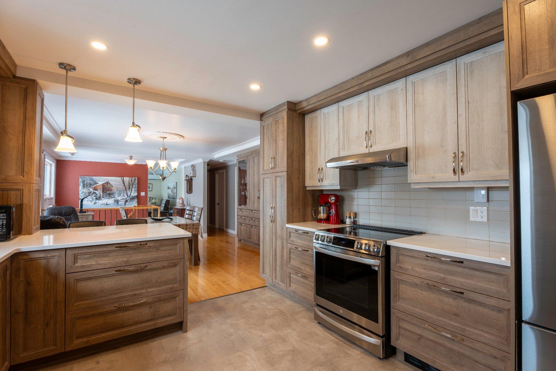 









1326


2e Avenue

,
Acton Vale,




QC
J0H1A0

