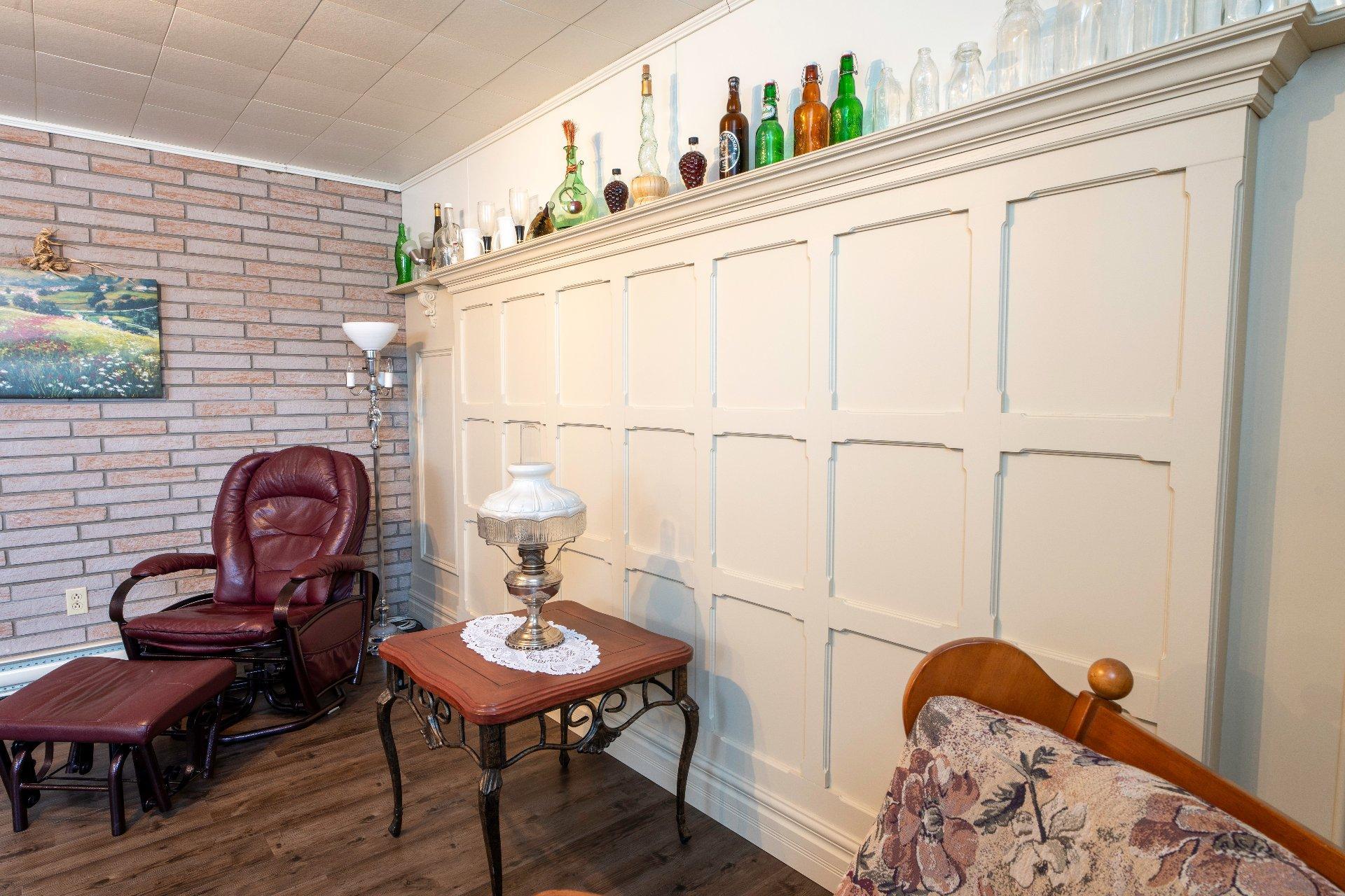 









1326


2e Avenue

,
Acton Vale,




QC
J0H1A0

