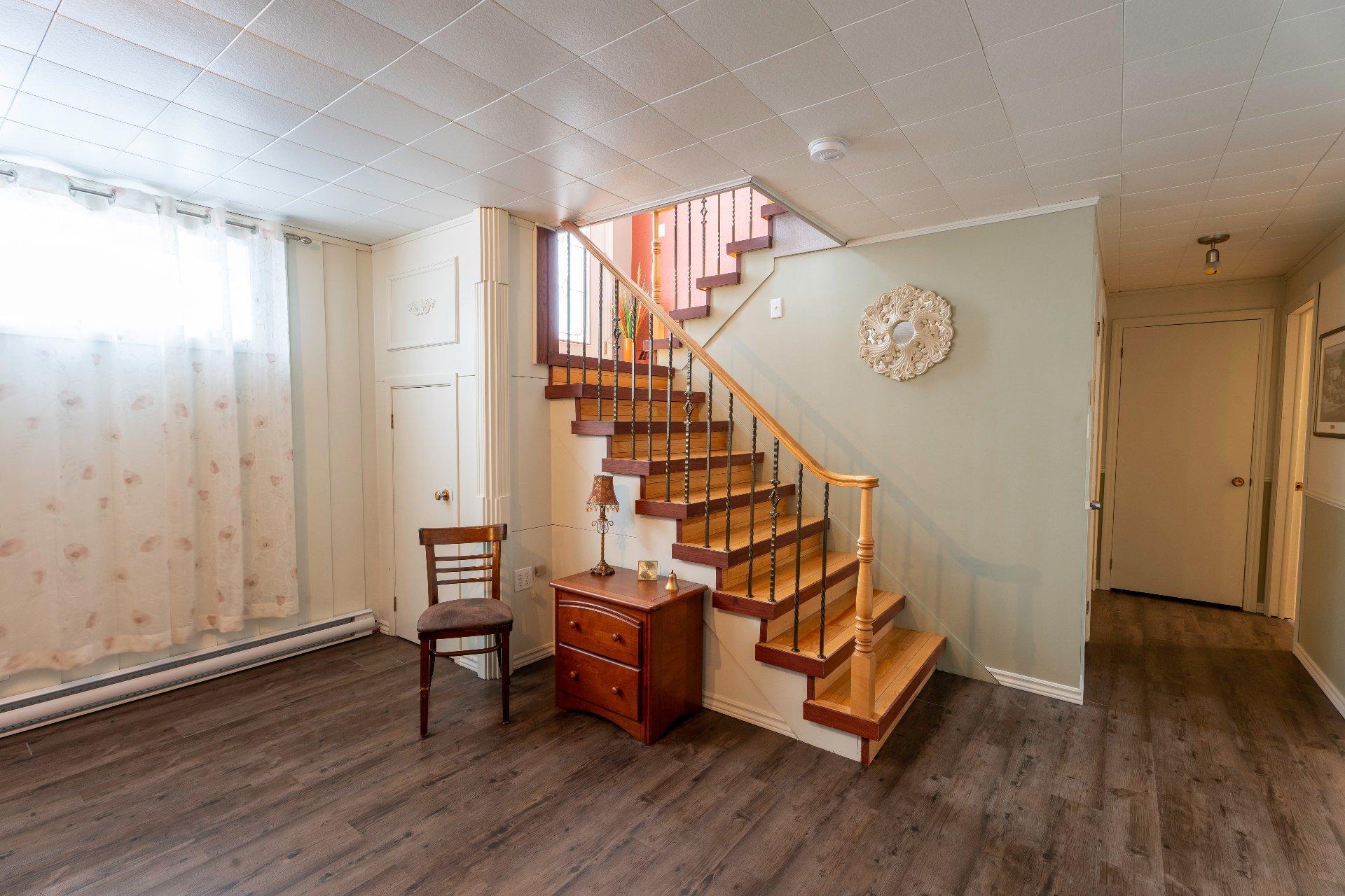 









1326


2e Avenue

,
Acton Vale,




QC
J0H1A0

