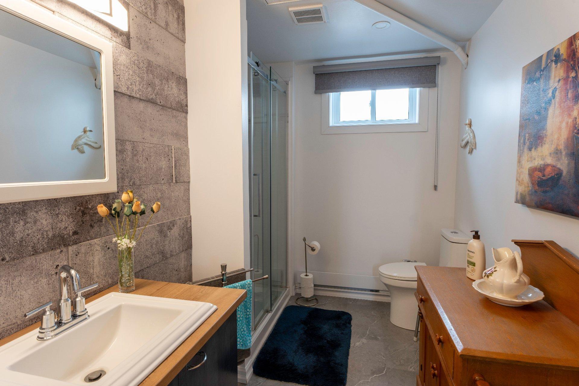 









1326


2e Avenue

,
Acton Vale,




QC
J0H1A0

