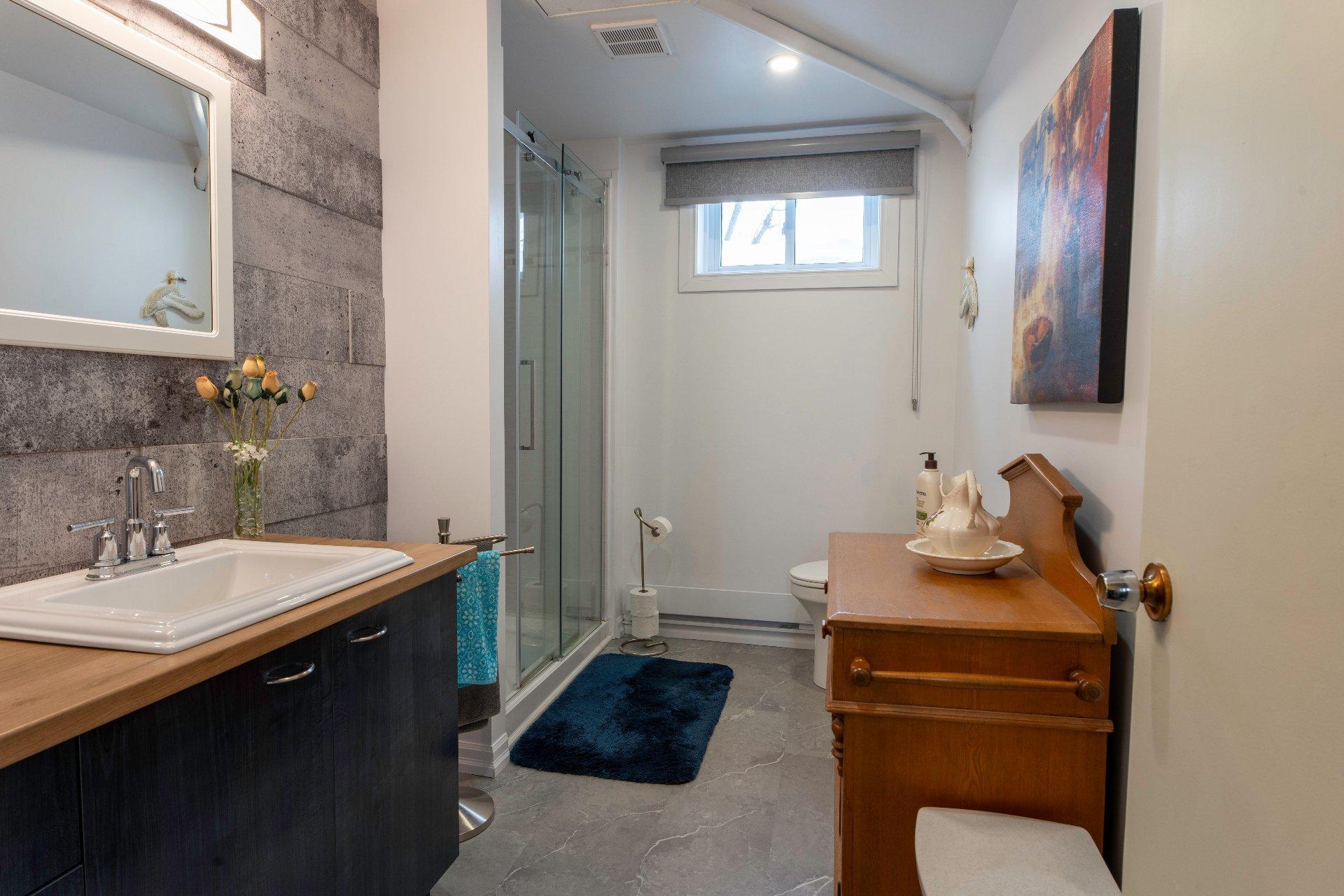 









1326


2e Avenue

,
Acton Vale,




QC
J0H1A0

