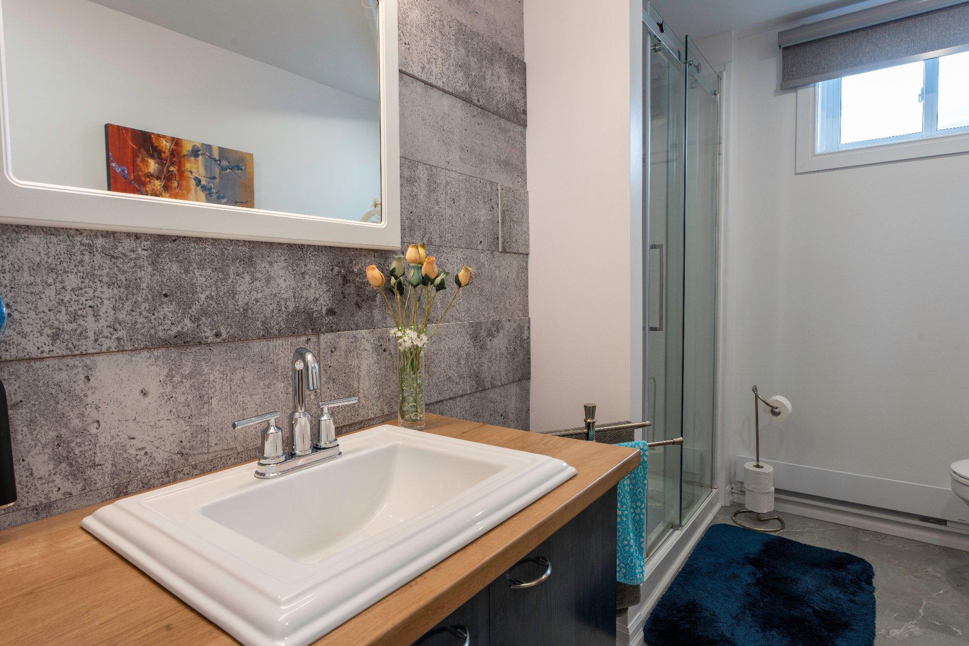 









1326


2e Avenue

,
Acton Vale,




QC
J0H1A0

