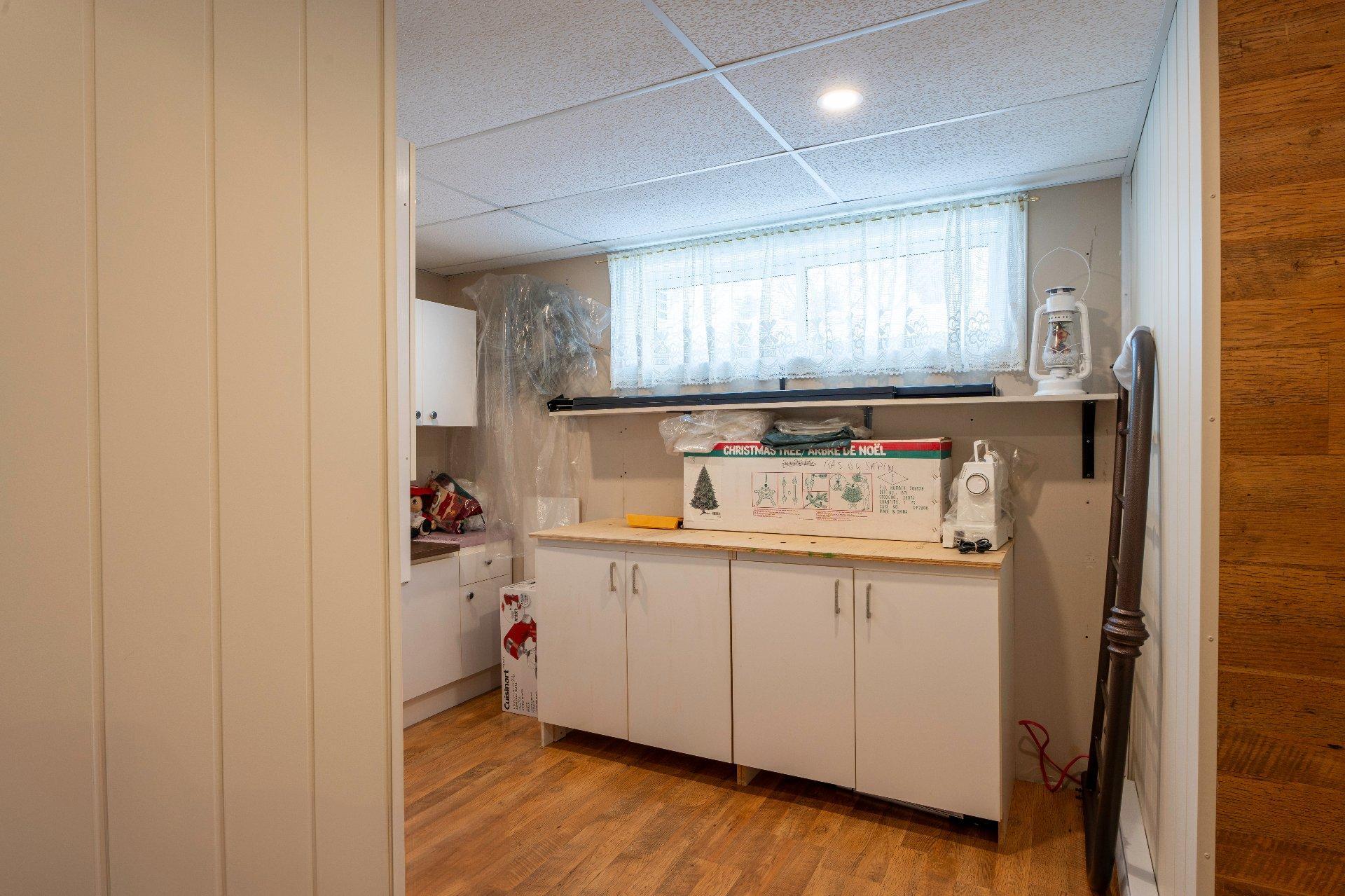 









1326


2e Avenue

,
Acton Vale,




QC
J0H1A0

