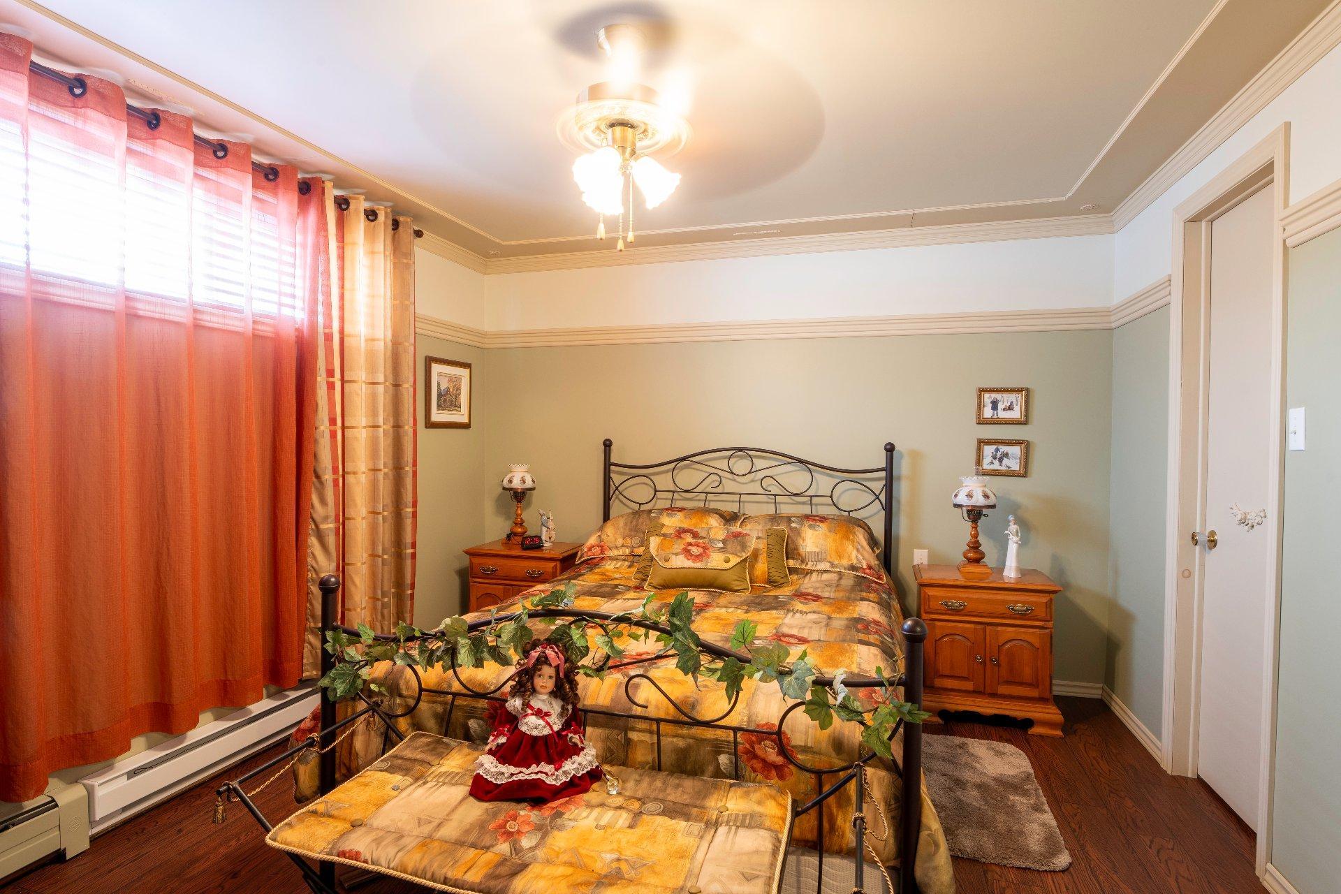 









1326


2e Avenue

,
Acton Vale,




QC
J0H1A0

