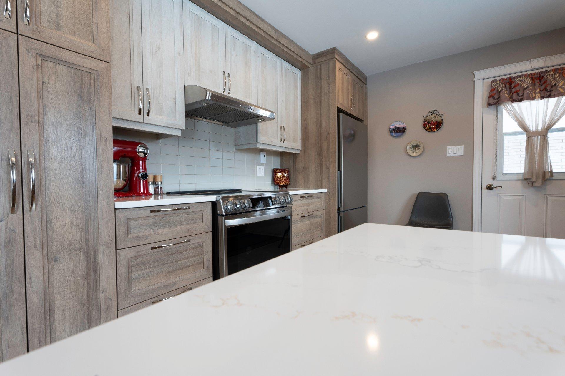 









1326


2e Avenue

,
Acton Vale,




QC
J0H1A0

