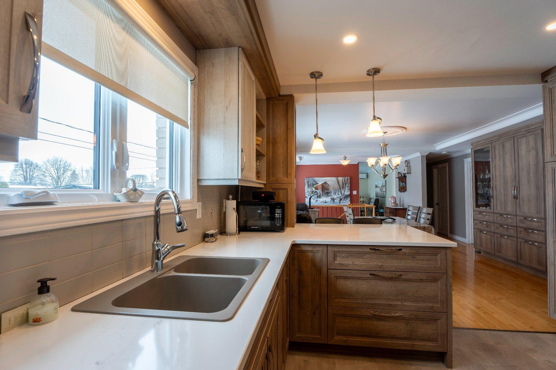 









1326


2e Avenue

,
Acton Vale,




QC
J0H1A0

